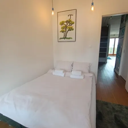 2 Bathrooms, Jacuzzi And Free Parking X2 *